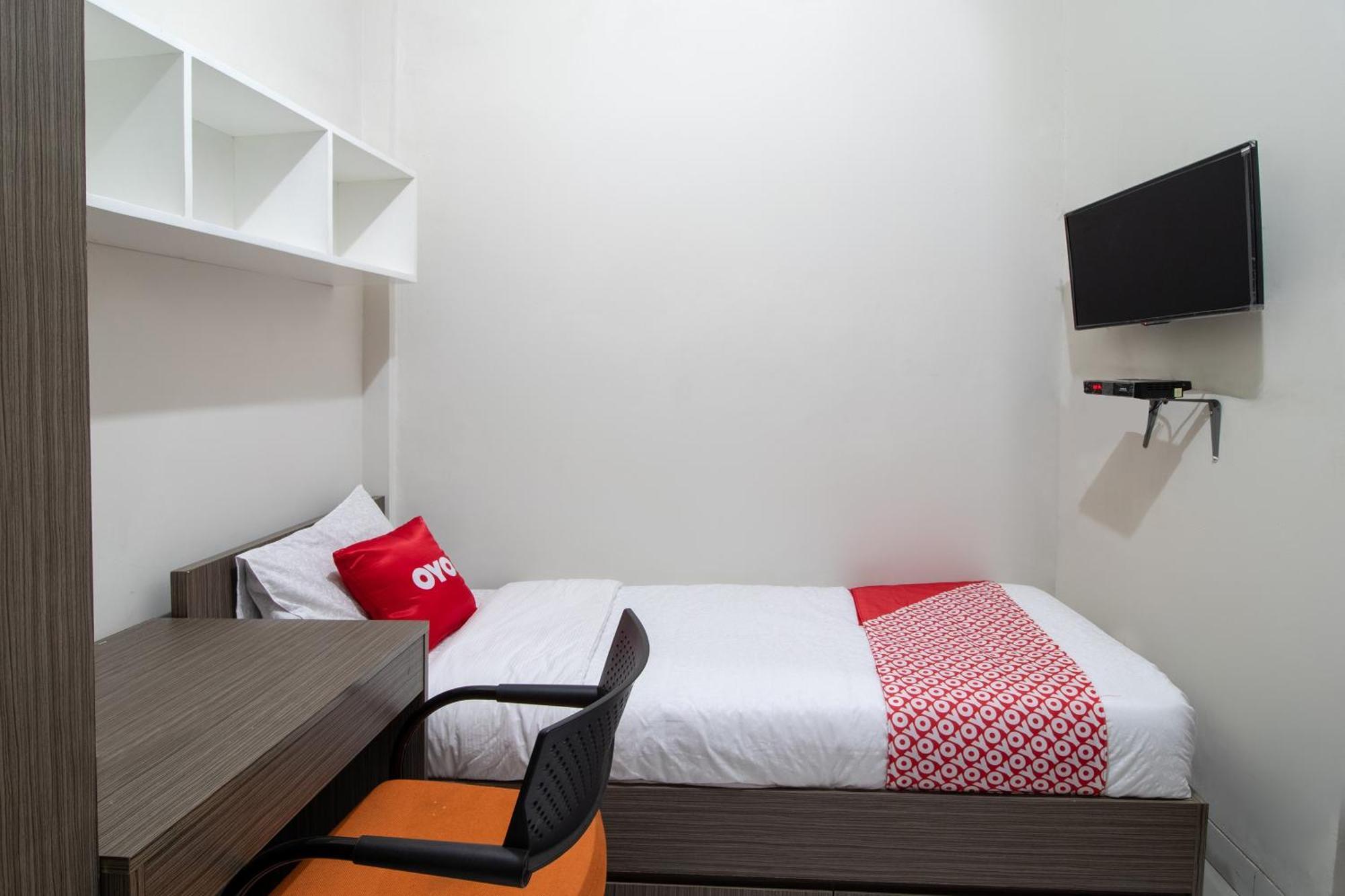 Oyo 3253 Sofia Residence Telukjambe Екстер'єр фото