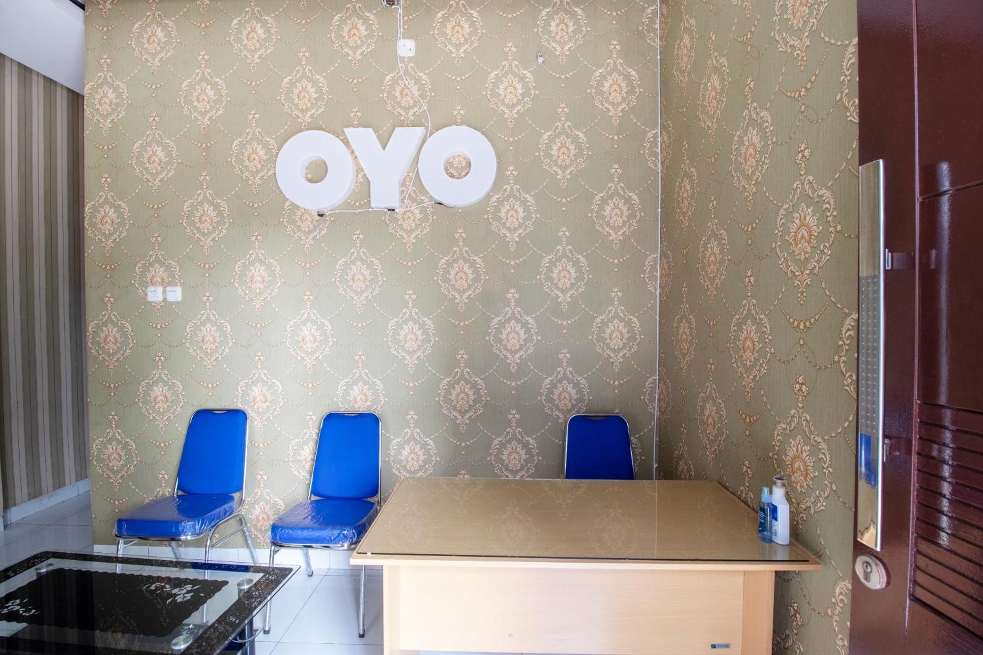 Oyo 3253 Sofia Residence Telukjambe Екстер'єр фото
